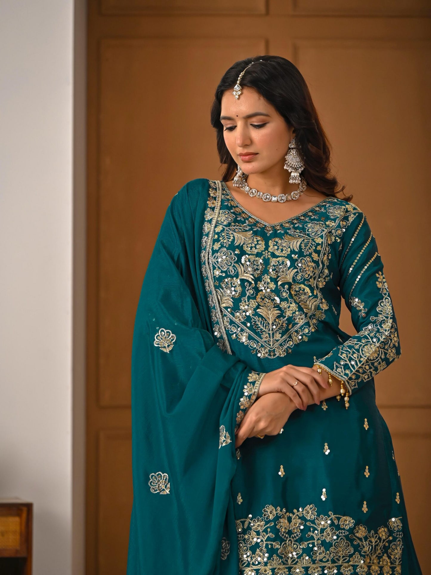Dorsaron Women's Teal Chinon Silk Embroidery Zari Work Lehenga Choli